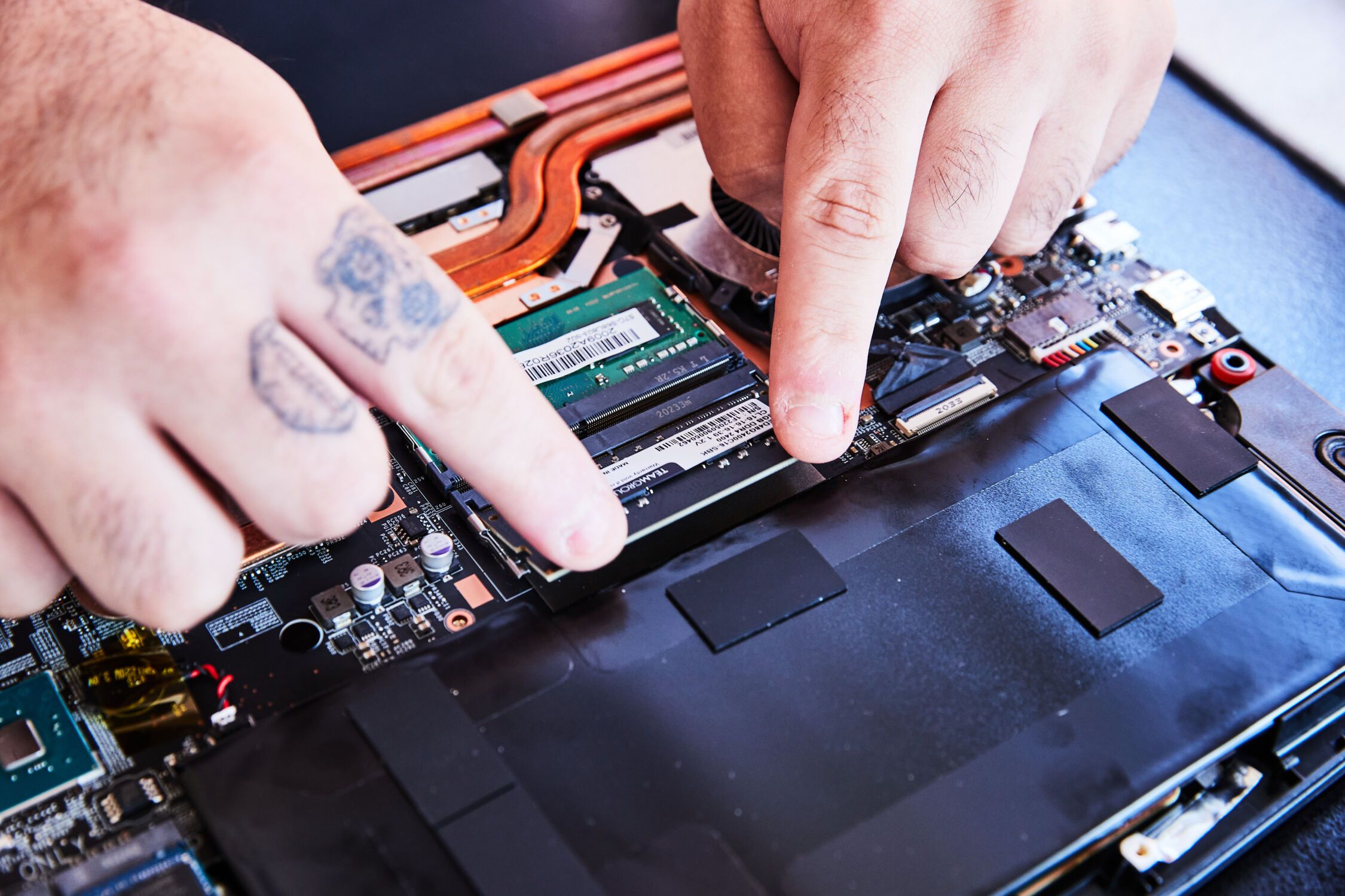 5 ways to fix laptop battery not charging by Hello Tuk Tuk Macbook and Laptop repair