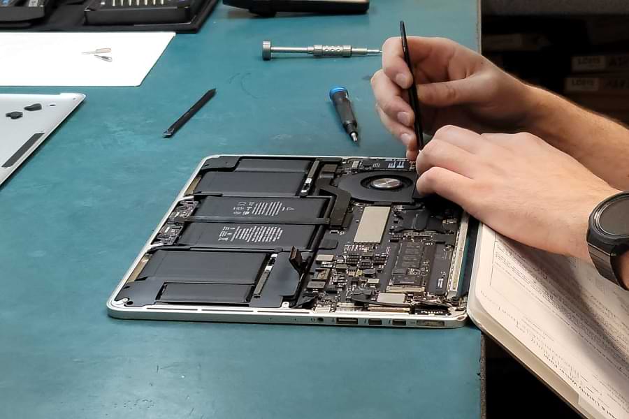 Service Provider of MacBook Screen Repair in Noida, Uttar Pradesh, India.